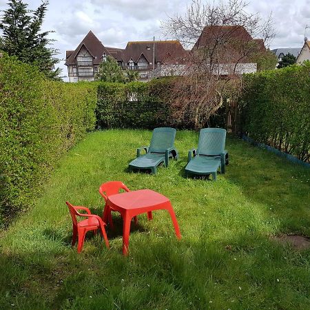Appartement 2 Pieces Rez-De-Jardin A 2 Pas De La Plage Et De La Thalasso Cabourg Bagian luar foto