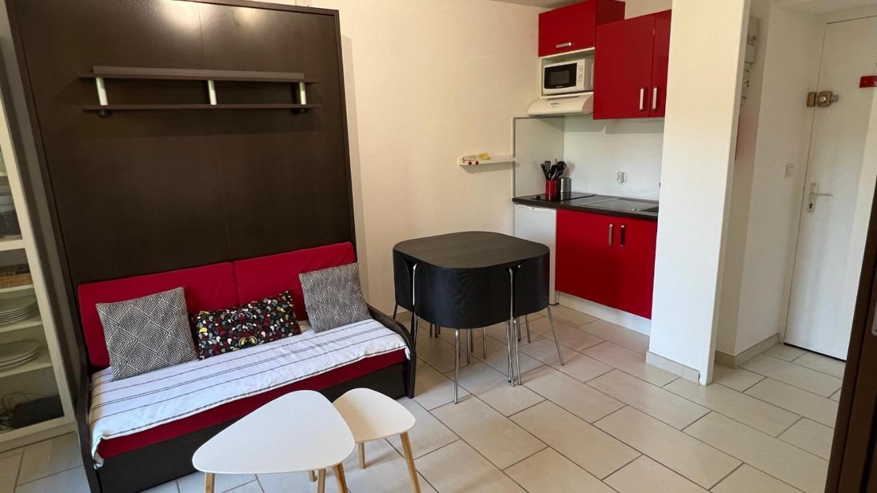 Appartement 2 Pieces Rez-De-Jardin A 2 Pas De La Plage Et De La Thalasso Cabourg Bagian luar foto