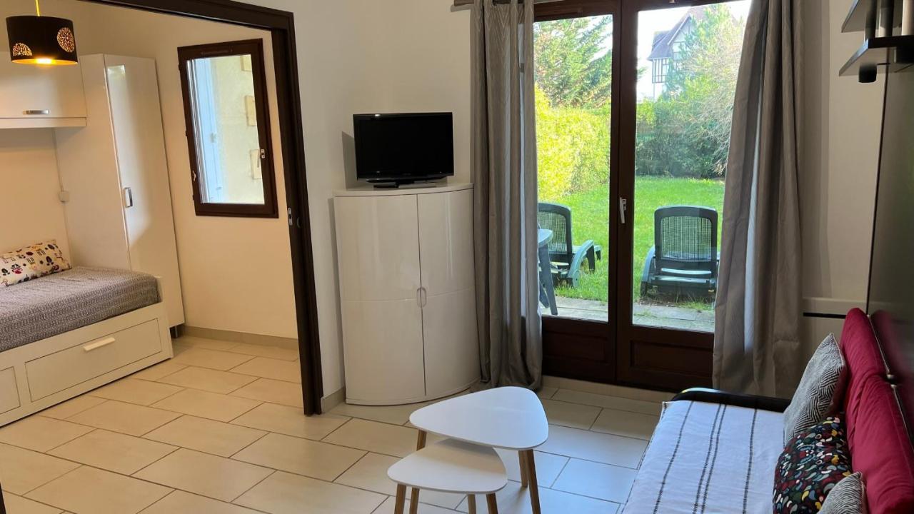 Appartement 2 Pieces Rez-De-Jardin A 2 Pas De La Plage Et De La Thalasso Cabourg Bagian luar foto