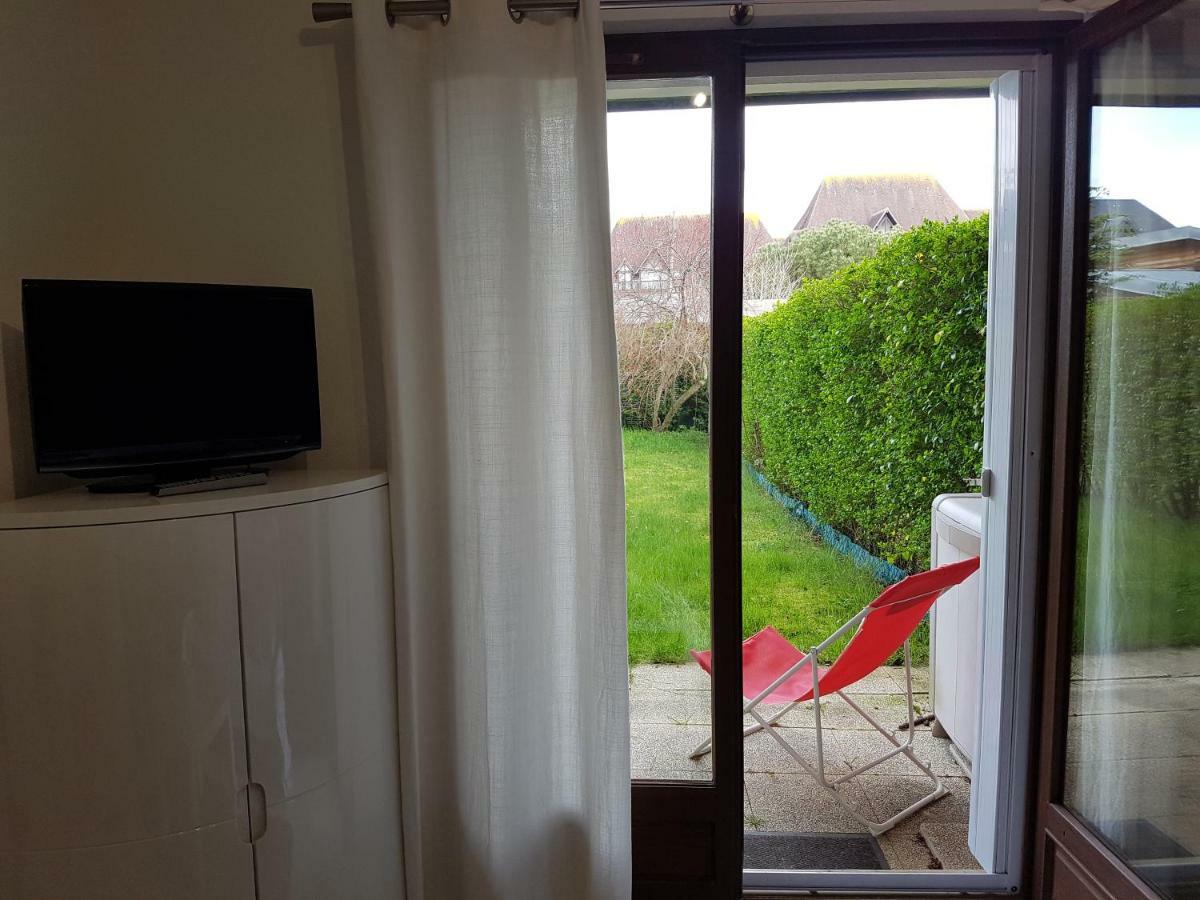 Appartement 2 Pieces Rez-De-Jardin A 2 Pas De La Plage Et De La Thalasso Cabourg Bagian luar foto